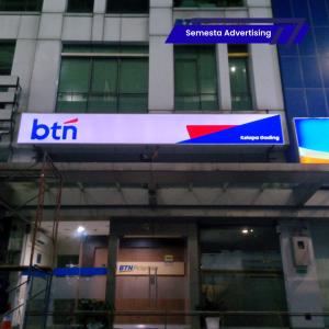 Neon box backlite vs akrilik